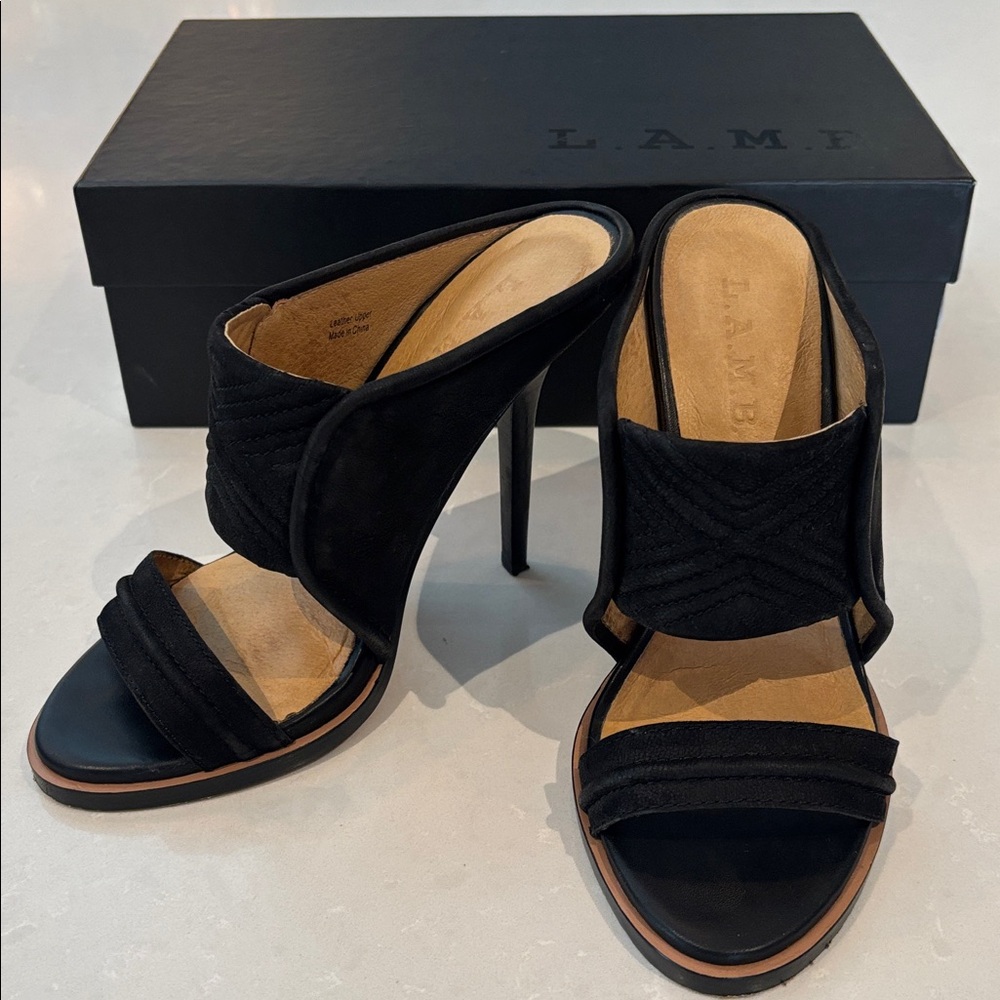 L.A.M.B Sharron Black leather and suede pumps sz 7